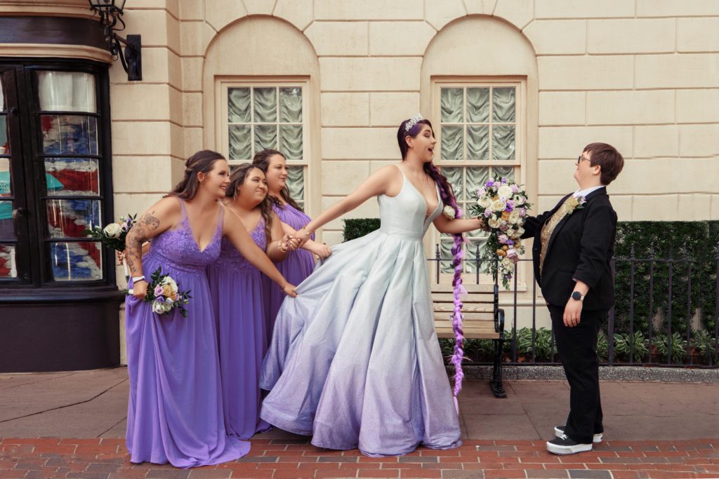 funny wedding pictures bridal party fun