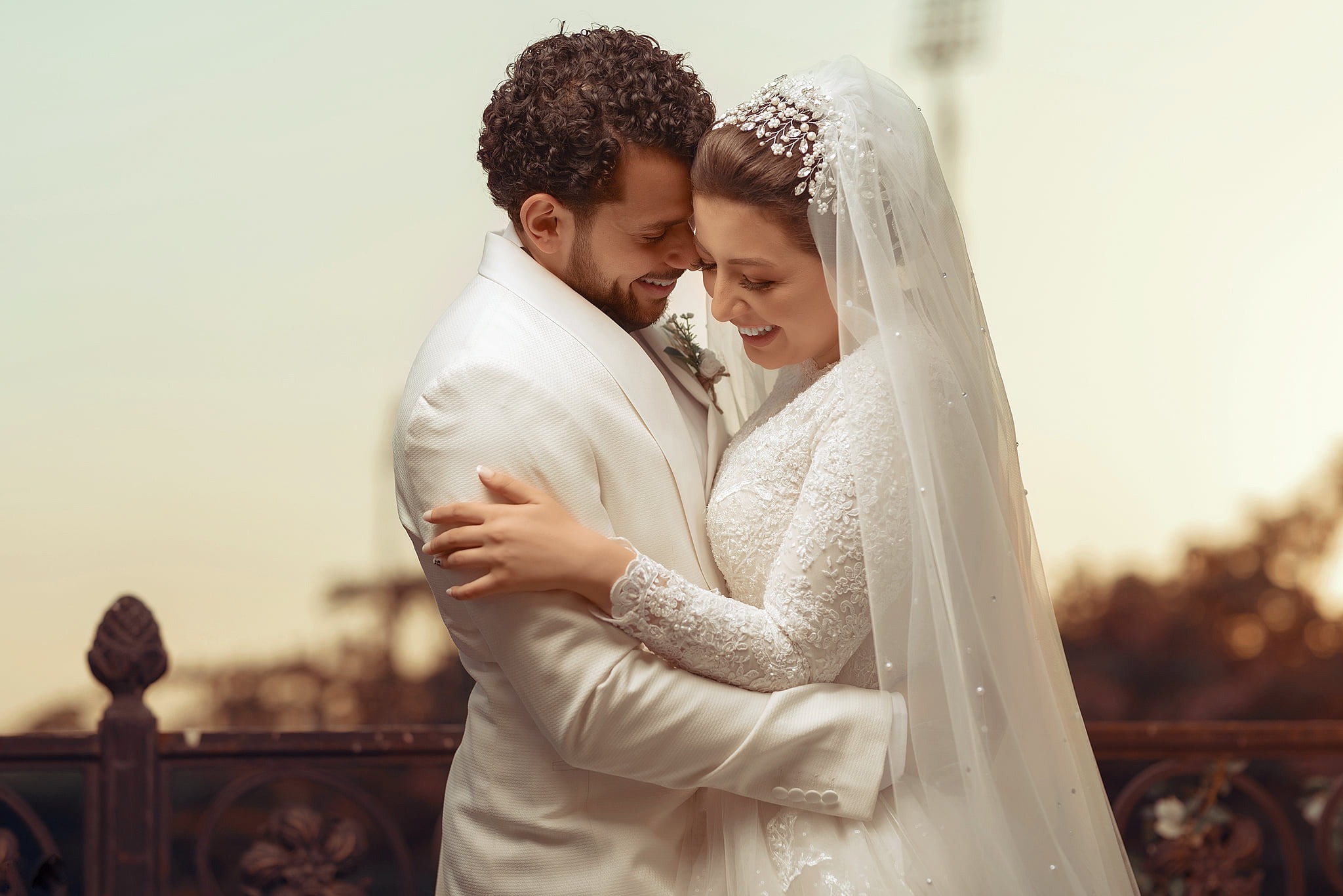 groom white suit